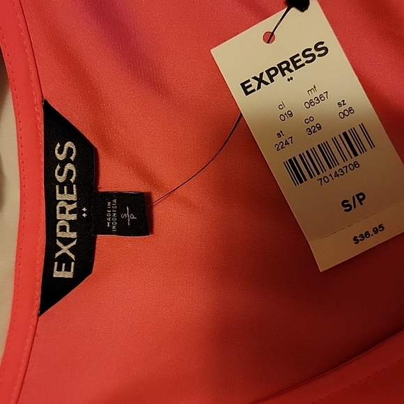 Express Tee - Picture 2 of 2